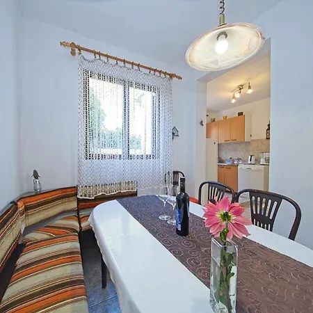 Two Bedroom Stura شقة