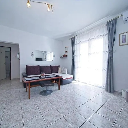 Two Bedroom Stura شقة بوستيرا